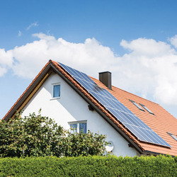 Fotovoltaika - teda premena slnečného svetla na elektrickú energiu prostredníctvom solárnych panelov, má v slovenskej energetike svoje miesto.